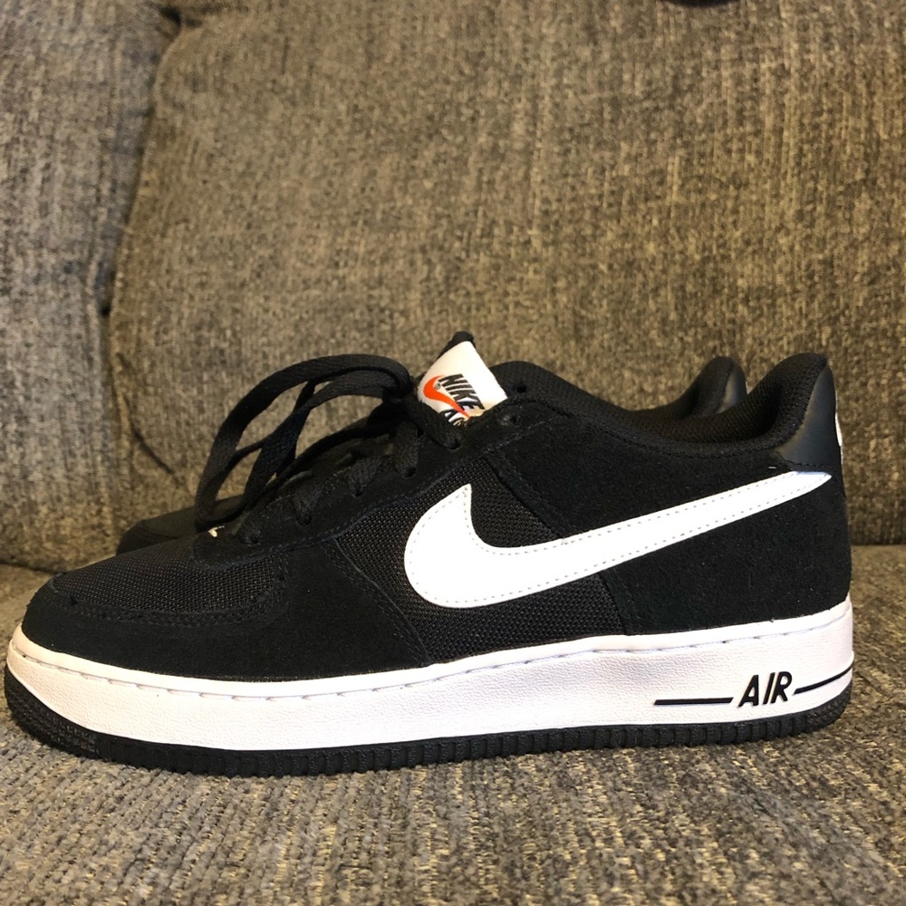 NEW Black and White Air Force 1s sz 6.5 Y